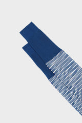 Close-up of the English cuff on Bresciani Remo socks, featuring a delicate ocean and white sea breeze pattern.