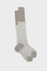 Bresciani Silvio socks in mercerised Egyptian cotton, with a pearl and white Prince of Wales jacquard pattern.
