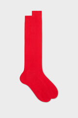 Bresciani Cesare long socks in extrafine mercerised Egyptian cotton, in a solid red color with a ribbed knit texture.