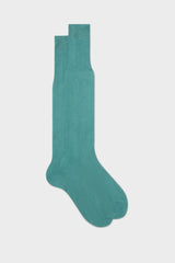 Bresciani Lorenzo long socks in extrafine mercerised Egyptian cotton, in a solid mint green color.