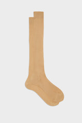 Bresciani Cesare socks in extrafine mercerised Egyptian cotton, in a solid beige color with ribbed knit texture.