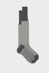 Bresciani Leo socks in extrafine mercerised Egyptian cotton, with a grey houndstooth pattern.