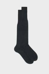 Bresciani Lorenzo long socks in extrafine mercerised Egyptian cotton, in a solid black color.