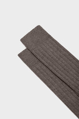 Close-up of the ribbed knit and hand-linked toe on Bresciani 'Lupo' socks, in a solid beaver color.